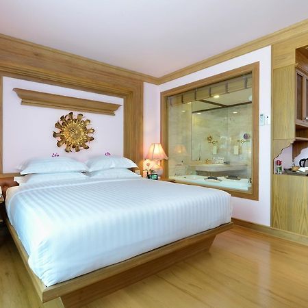 צ'יאנג מאי Peak Nimman Prestige Hotel מראה חיצוני תמונה