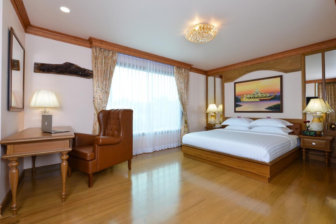 צ'יאנג מאי Peak Nimman Prestige Hotel מראה חיצוני תמונה