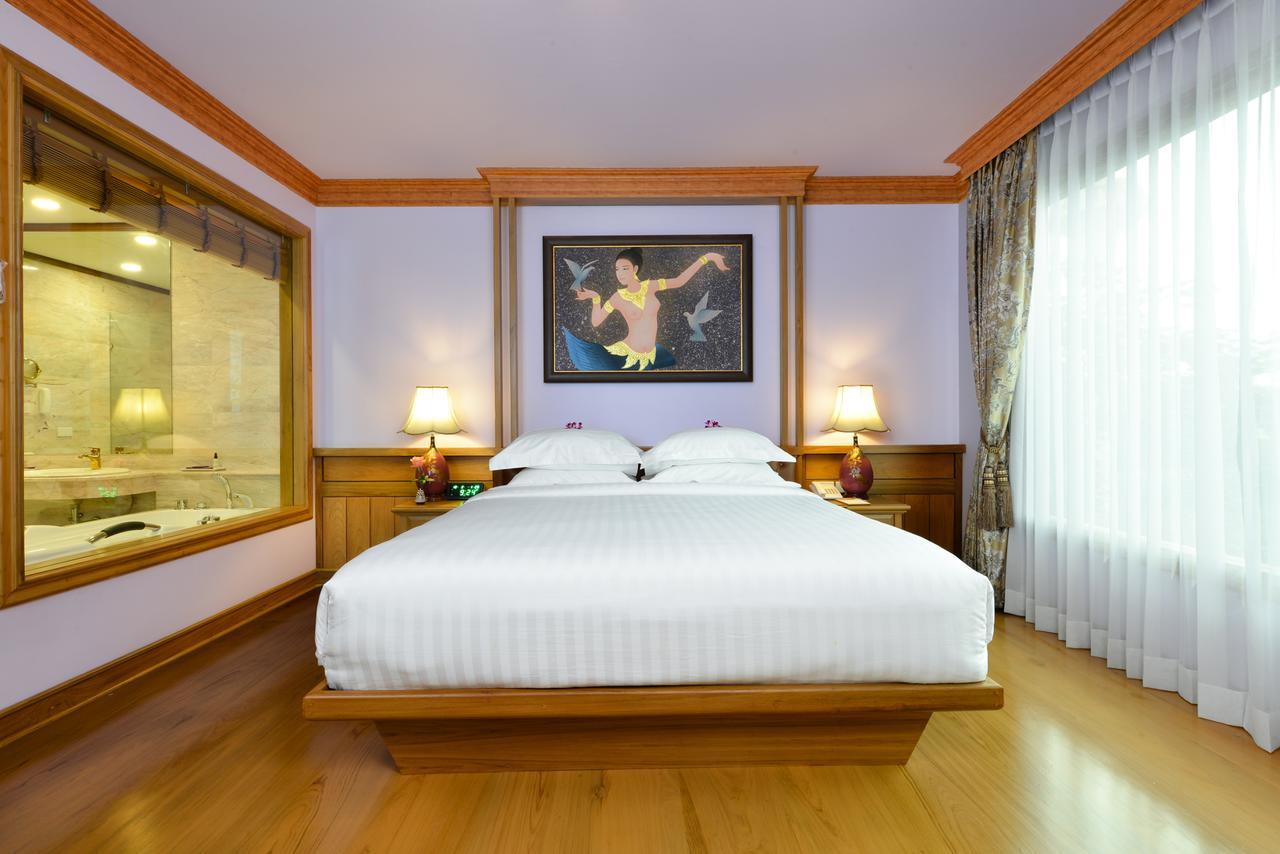 צ'יאנג מאי Peak Nimman Prestige Hotel מראה חיצוני תמונה