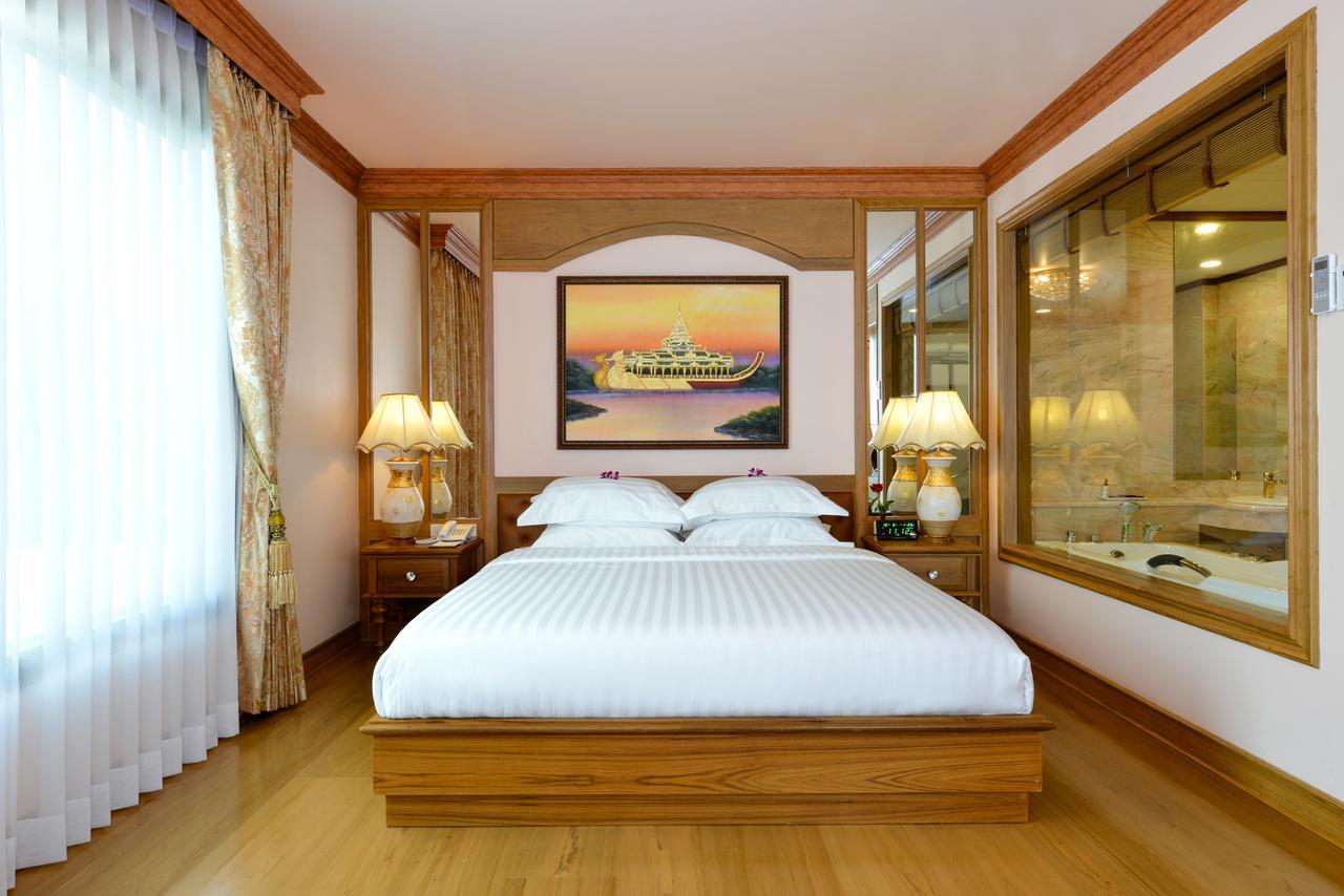 צ'יאנג מאי Peak Nimman Prestige Hotel מראה חיצוני תמונה